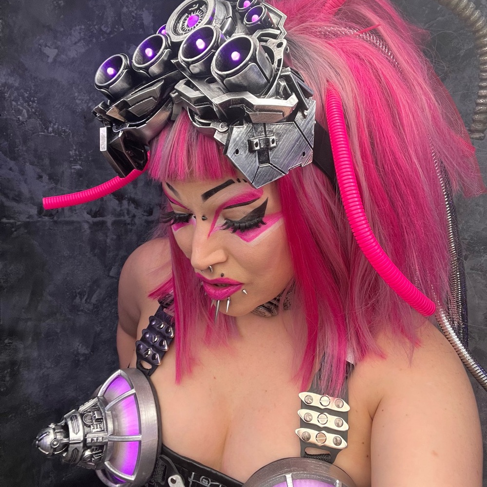 Futuristic Pink LED Bra - Picture 3 of 9